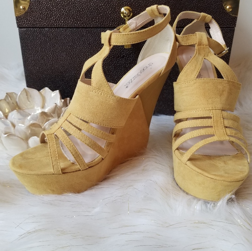 Women's Strappy Wedge Sandals!!!